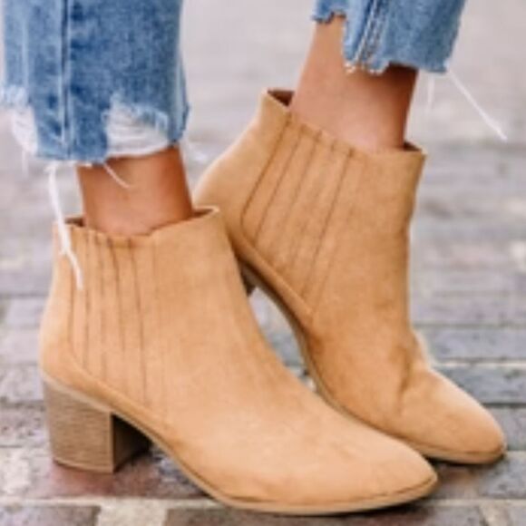 UNIVERSAL THREAD POINTED TOE LOW BLOCK HEEL ANKLE BOOTIE - Picture 1 of 16
